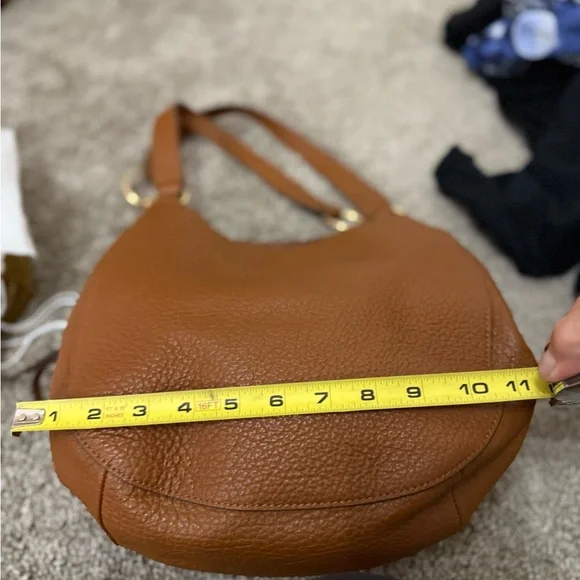 Vince Camuto Tan Shoulder Bag - Picture 12 of 16